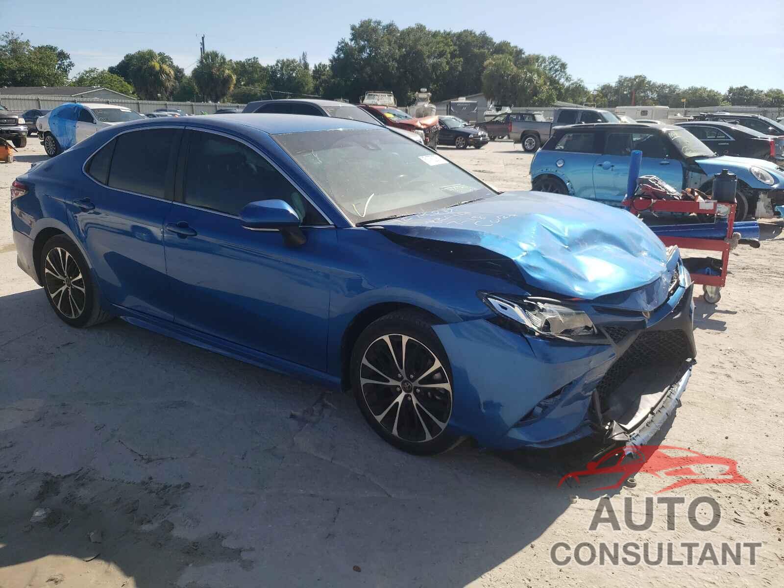 TOYOTA CAMRY 2018 - 4T1B11HK5JU082704