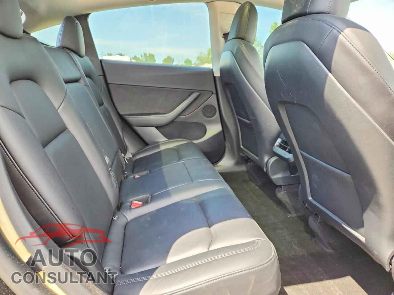TESLA MODEL Y 2021 - 5YJYGDEEXMF148450