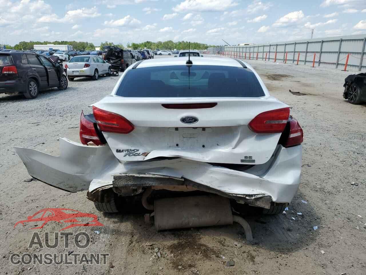 FORD FOCUS 2018 - 1FADP3FE5JL220077