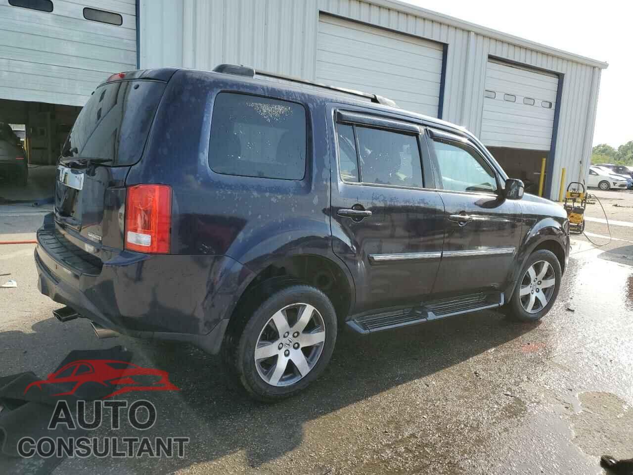 HONDA PILOT 2013 - 5FNYF3H96DB005880
