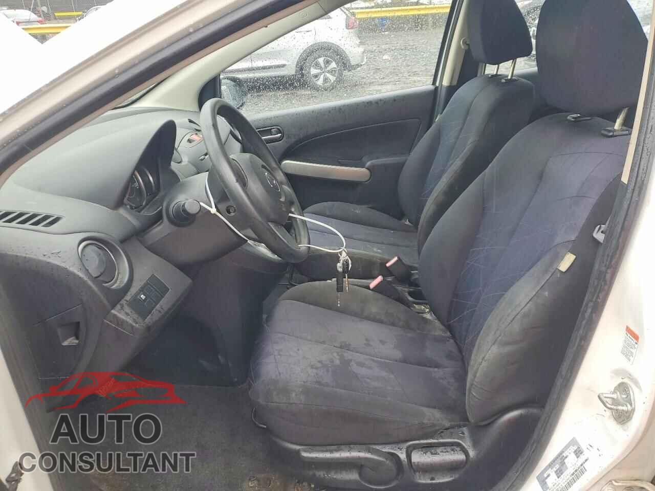 MAZDA 2 2011 - JM1DE1HZ8B0105125