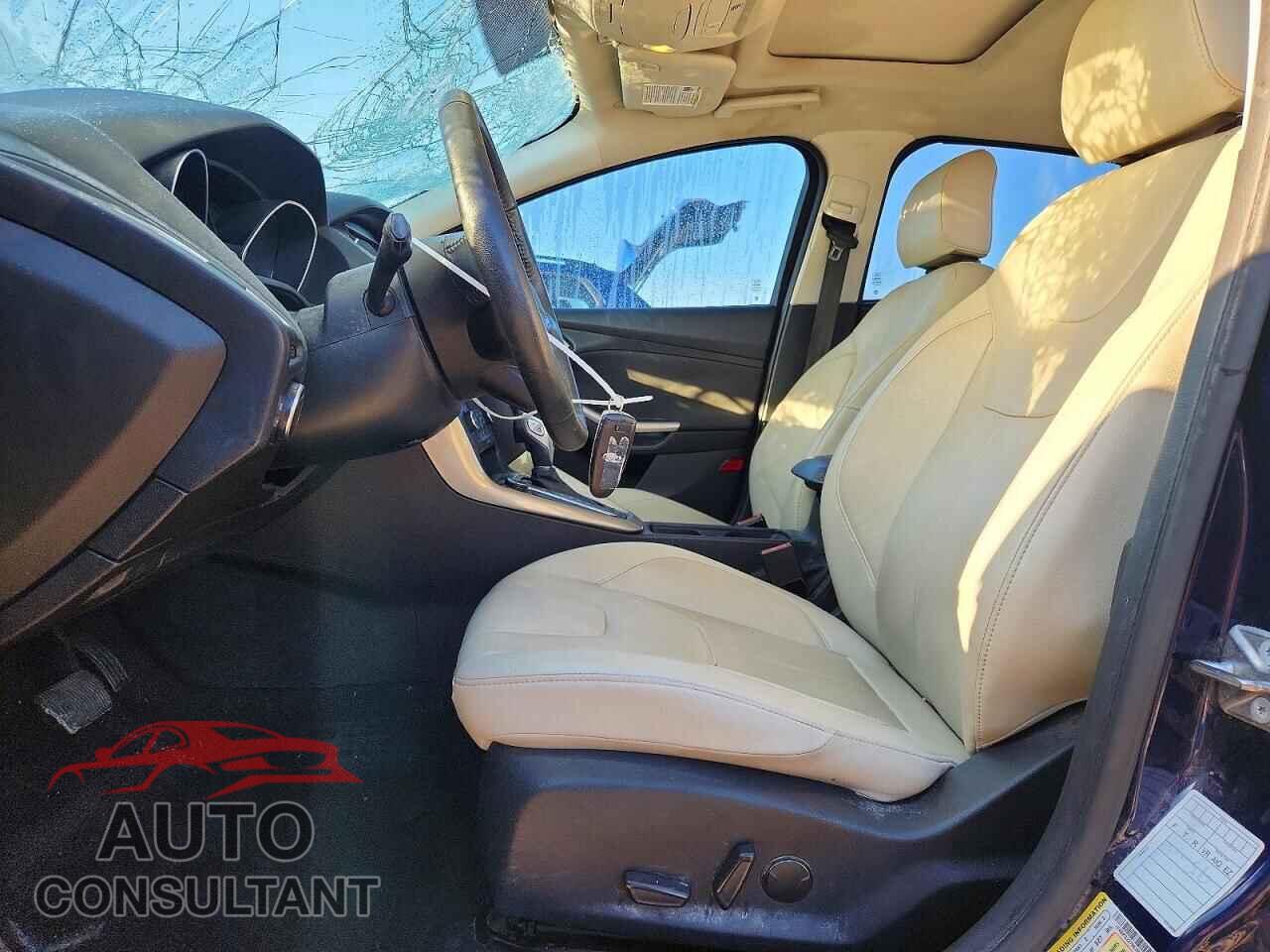 FORD FOCUS 2017 - 1FADP3J27HL268557
