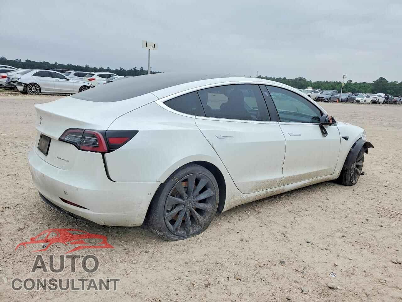 TESLA MODEL 3 2019 - 5YJ3E1EB8KF194408