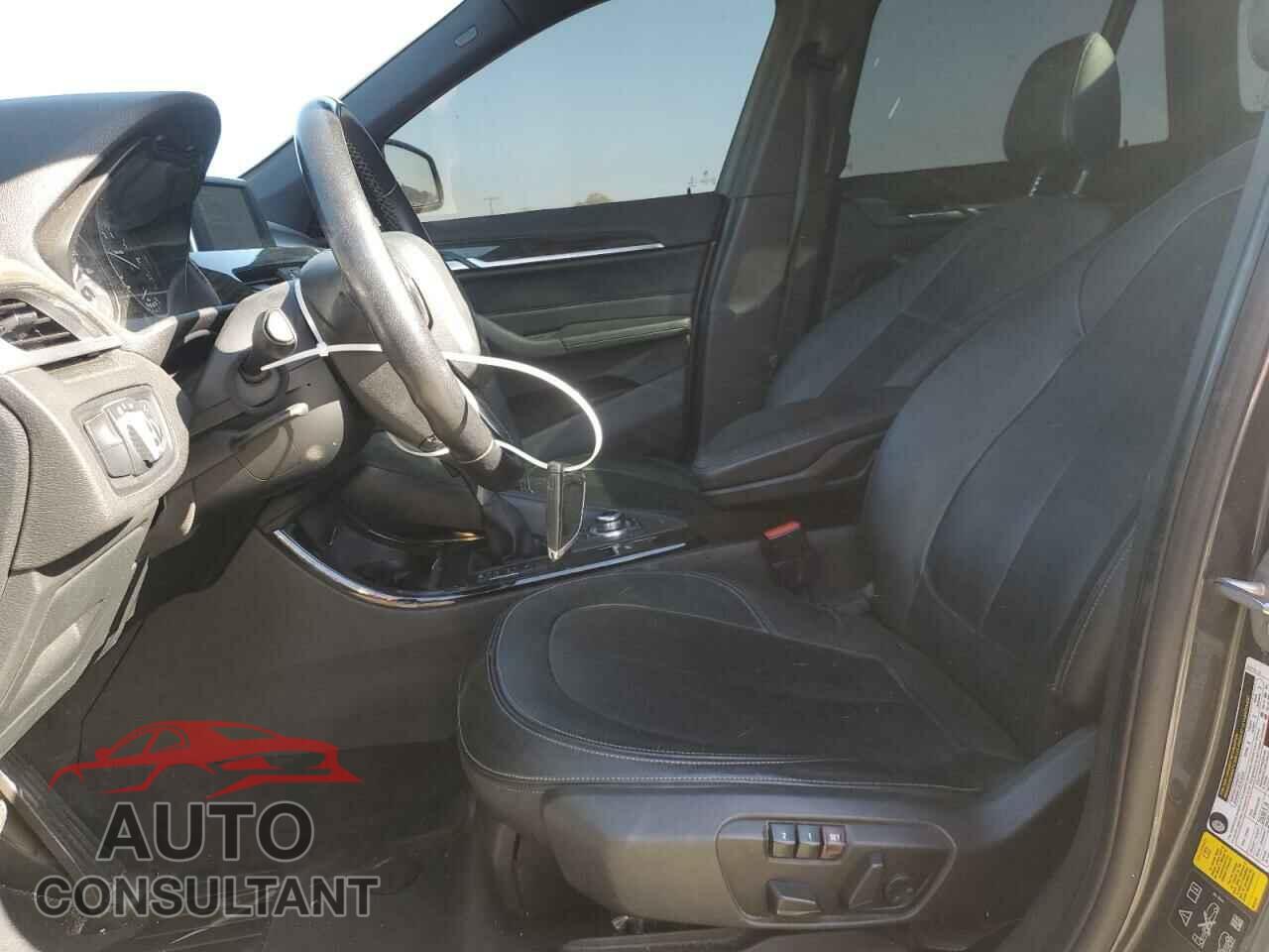 BMW X1 2016 - WBXHT3C37GP887456