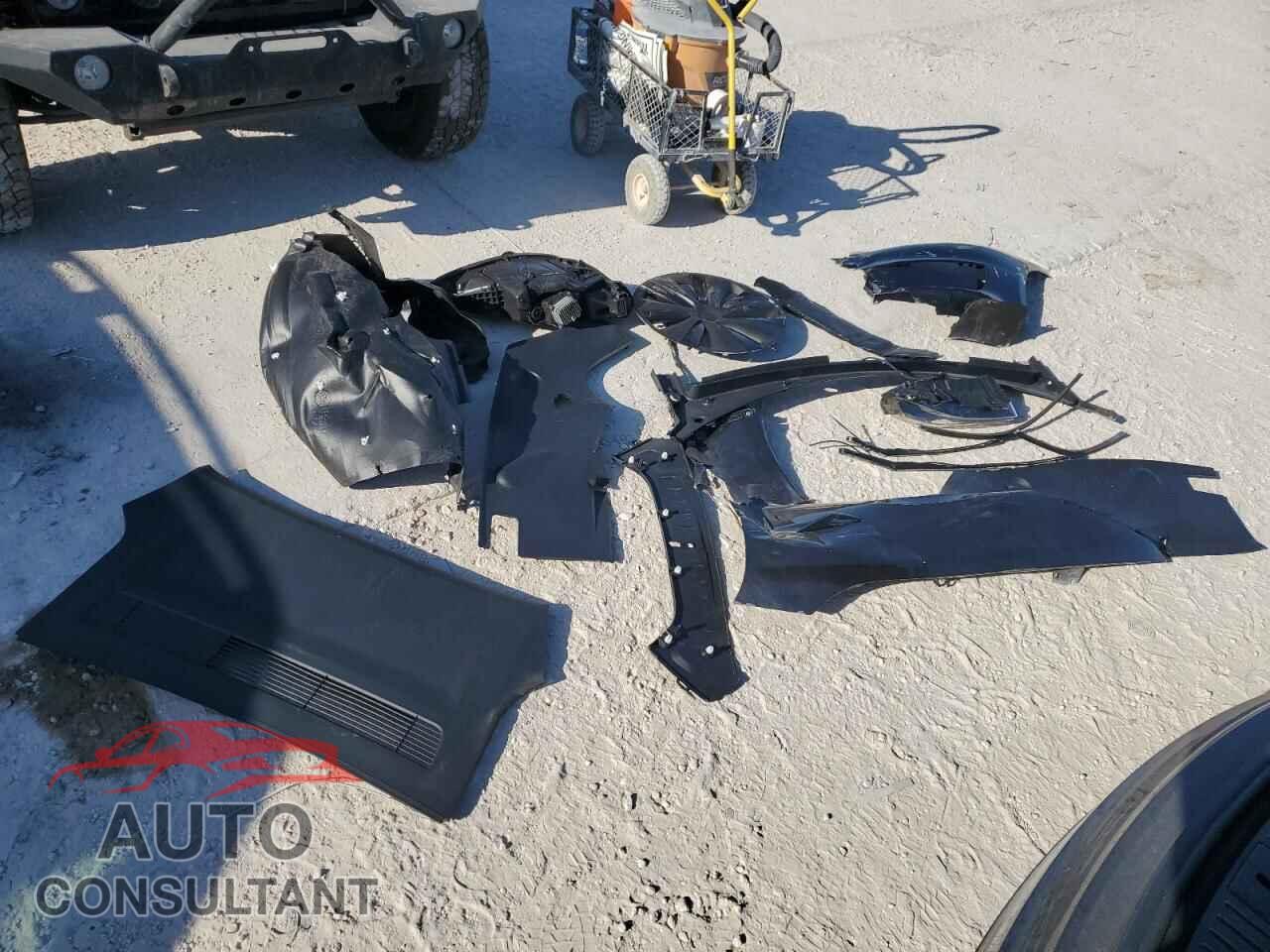 TESLA MODEL S 2024 - 5YJSA1E68RF538579
