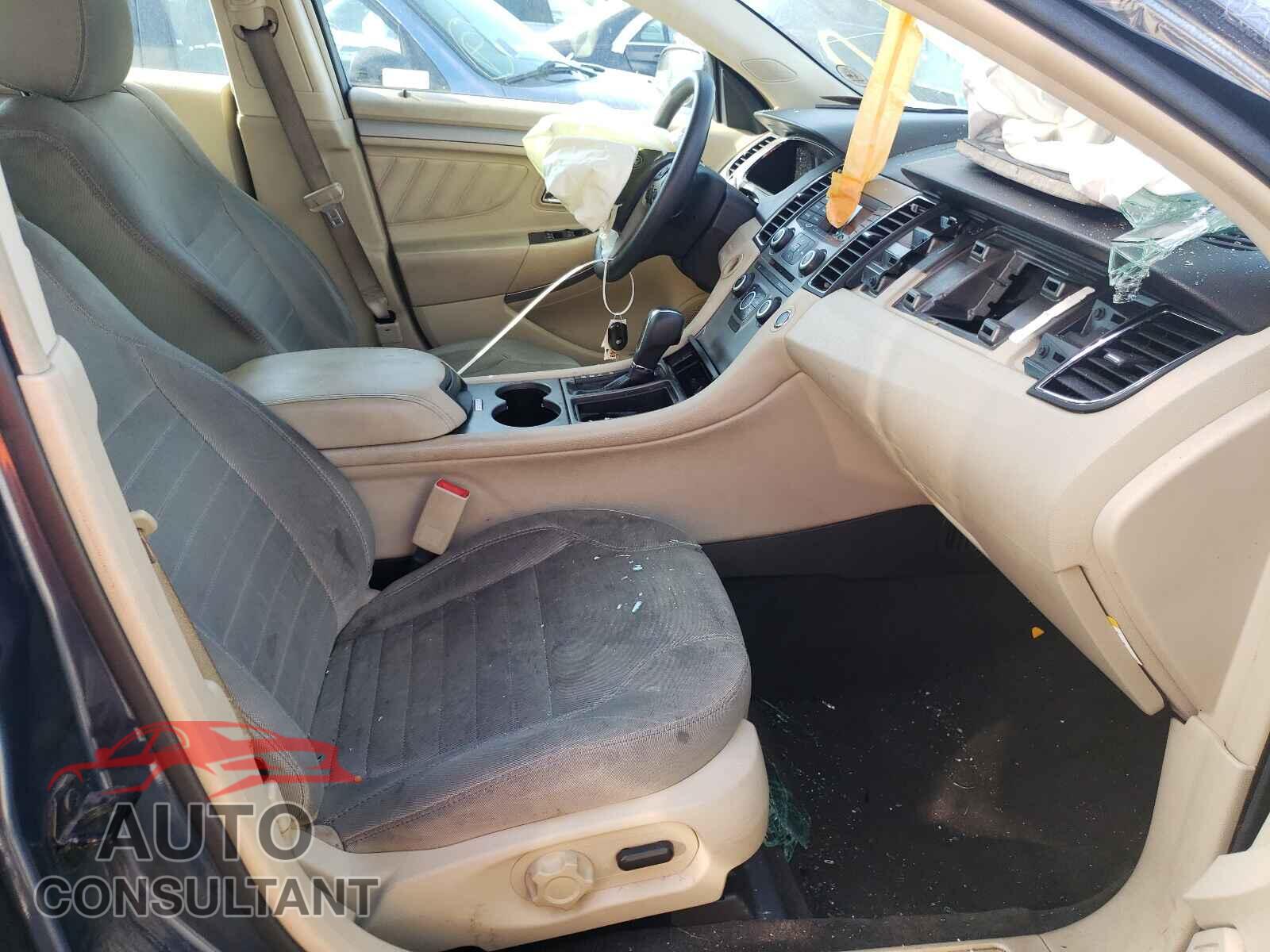 FORD TAURUS 2018 - 1FAHP2D89JG133137