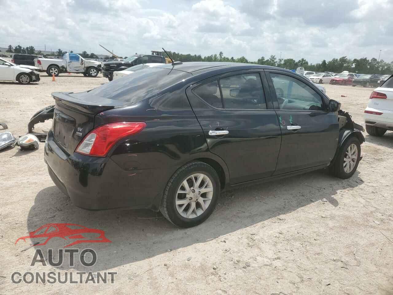 NISSAN VERSA 2017 - 3N1CN7AP3HL868272