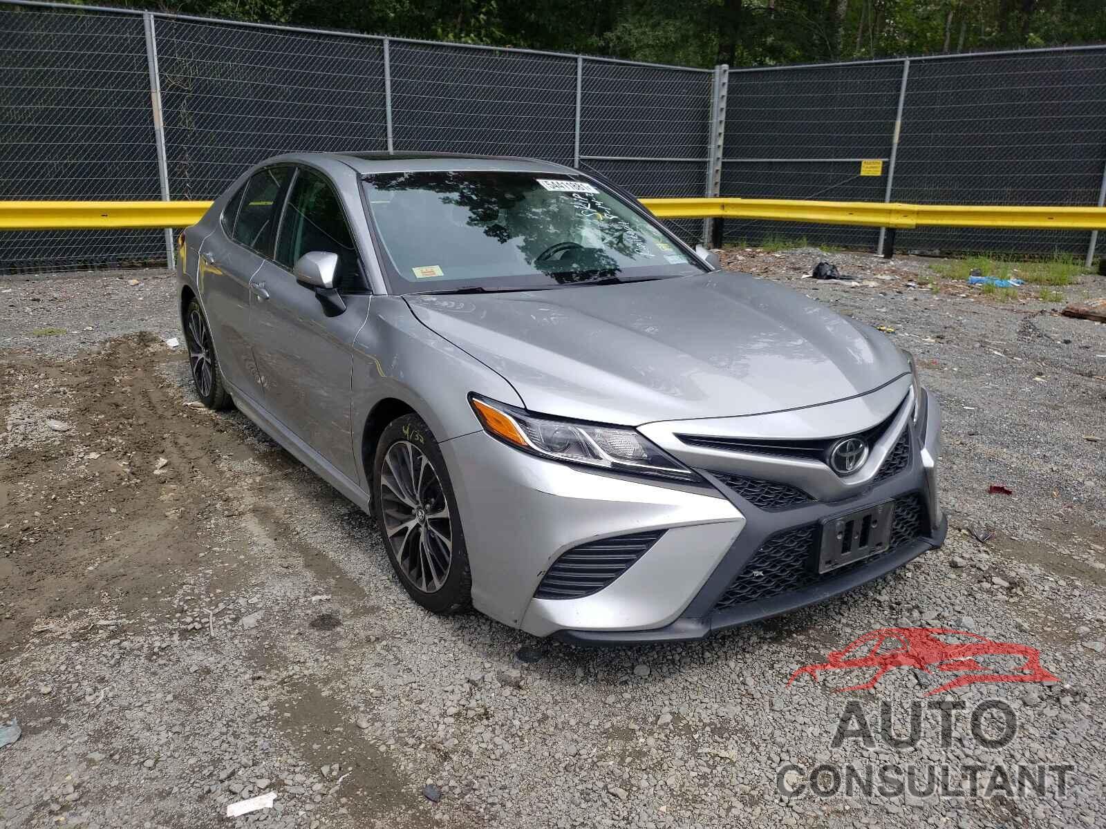 TOYOTA CAMRY 2018 - 4T1B11HK7JU622862