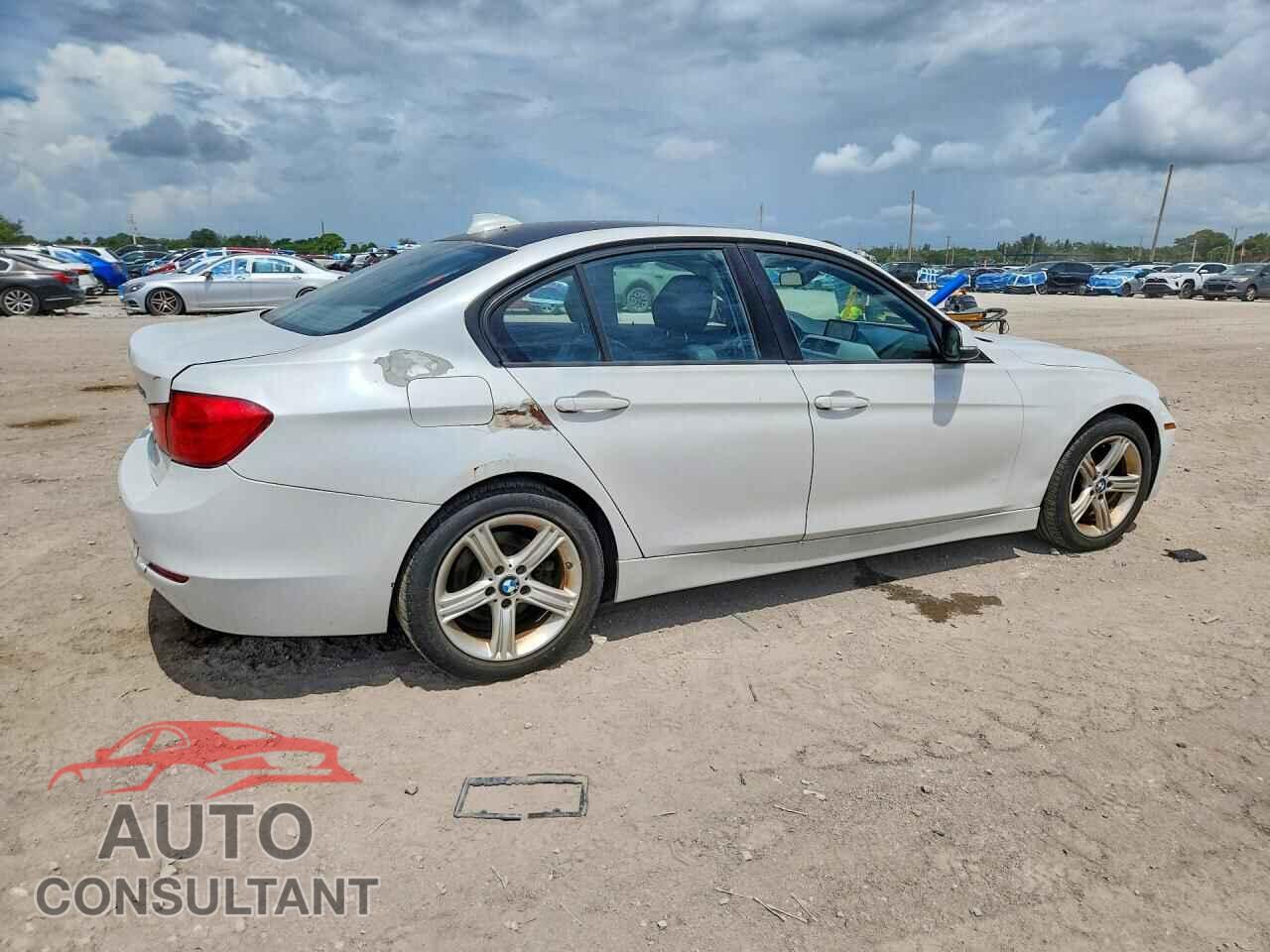 BMW 3 SERIES 2013 - WBA3B3C56DF535169