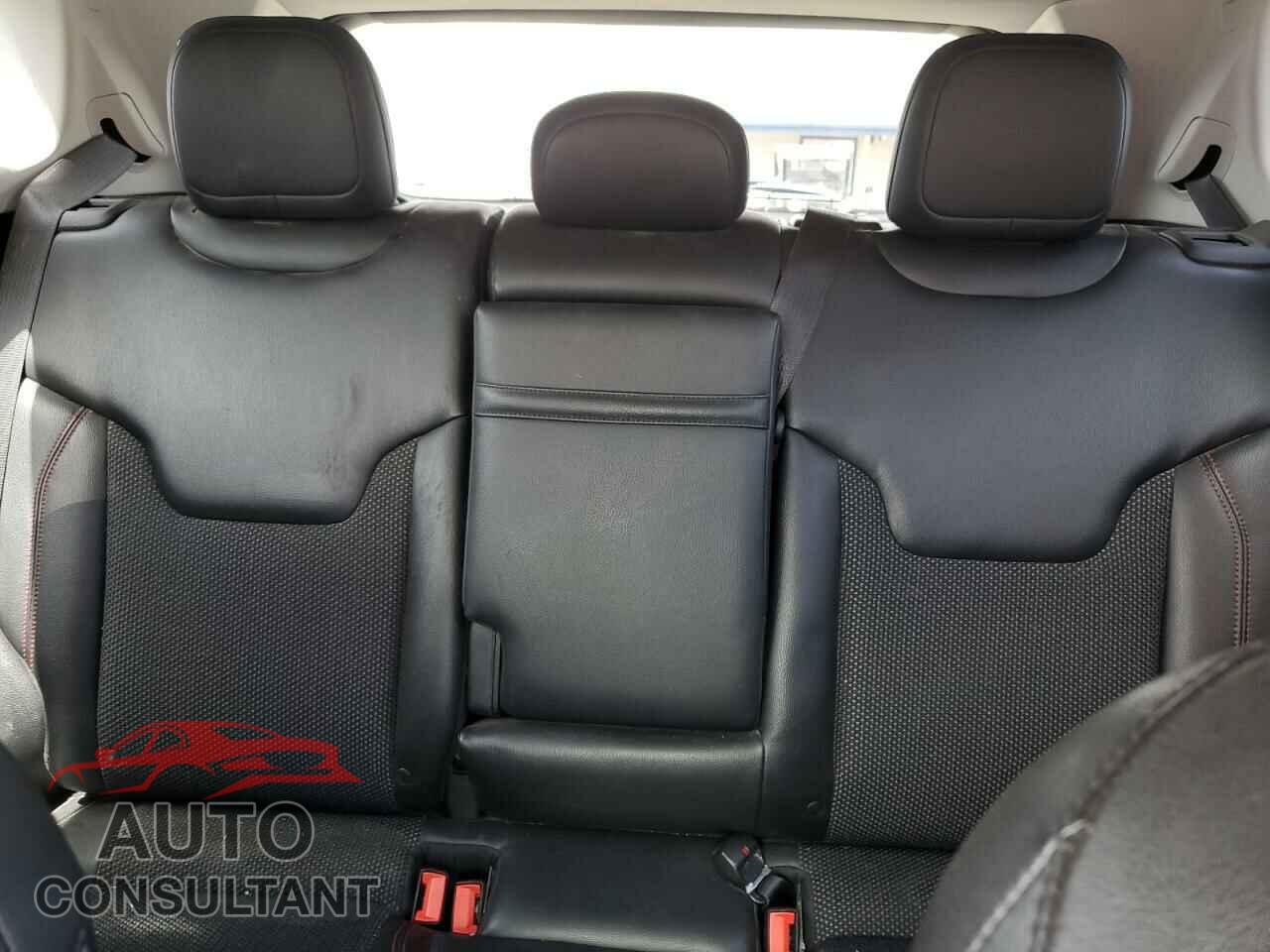 JEEP COMPASS 2018 - 3C4NJDDB2JT130324