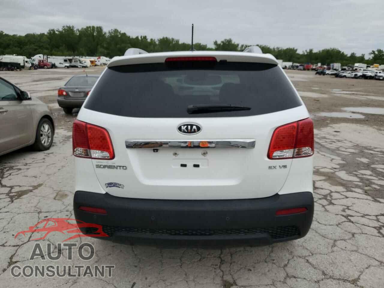 KIA SORENTO 2013 - 5XYKUDA24DG411065
