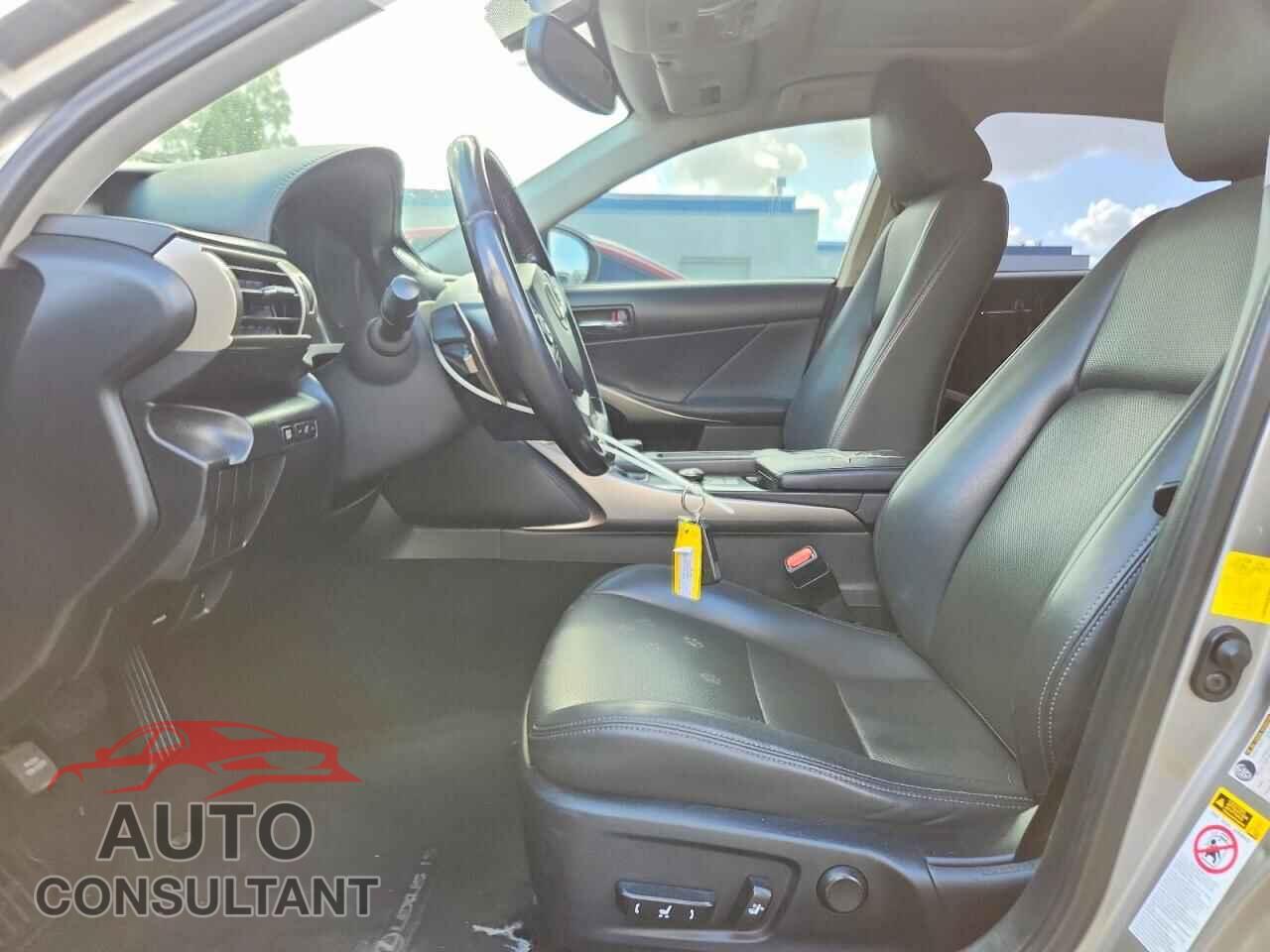 LEXUS IS 2016 - JTHBA1D21G5010393