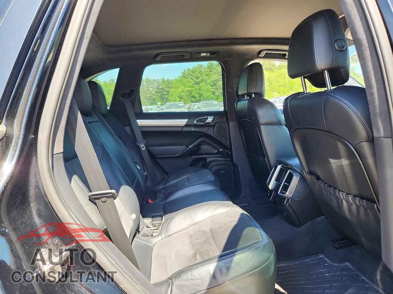 PORSCHE CAYENNE 2013 - WP1AD2A25DLA70648