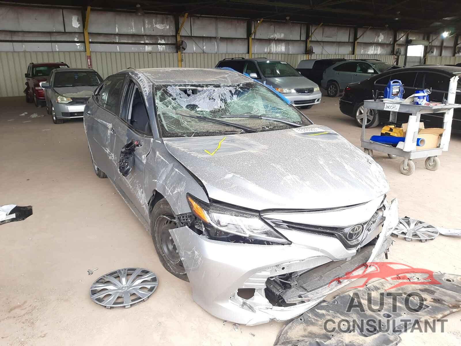 TOYOTA CAMRY 2018 - 4T1B11HK1JU533630