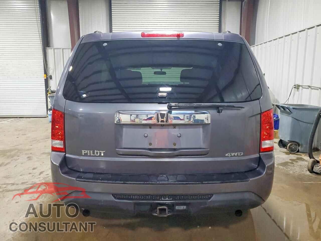 HONDA PILOT 2015 - 5FNYF4H26FB076024