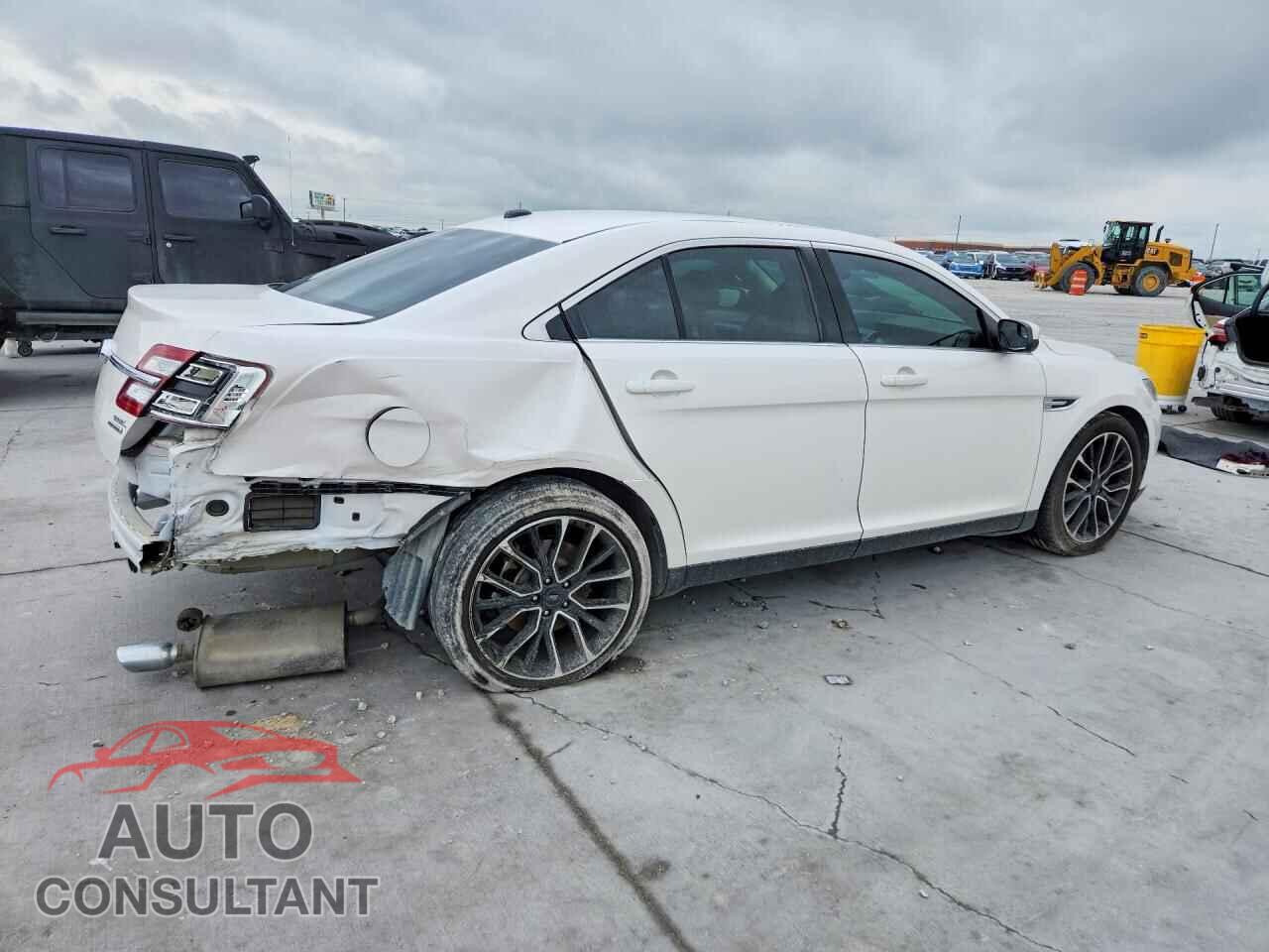 FORD TAURUS 2017 - 1FAHP2E85HG133306
