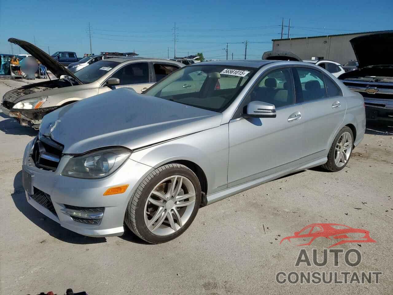 MERCEDES-BENZ C-CLASS 2014 - WDDGF4HB4EG158081