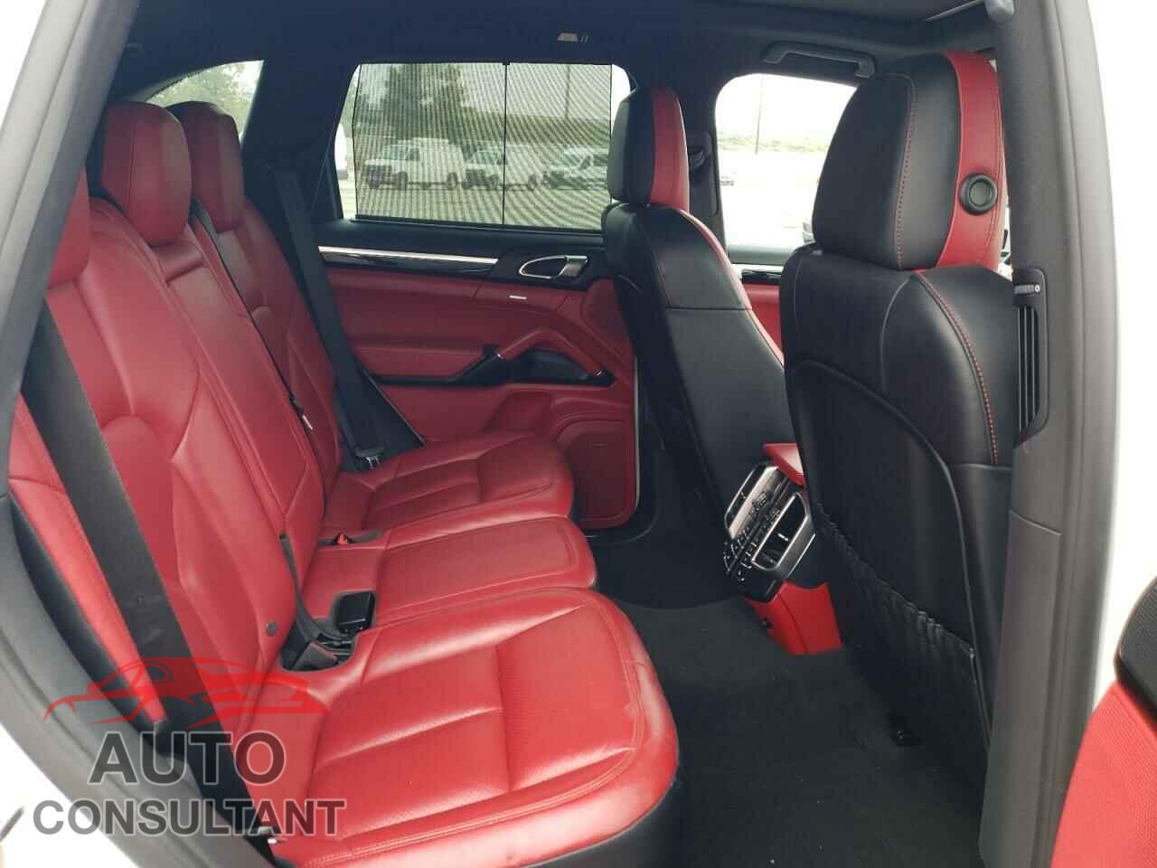 PORSCHE CAYENNE 2016 - WP1AA2A23GLA00403