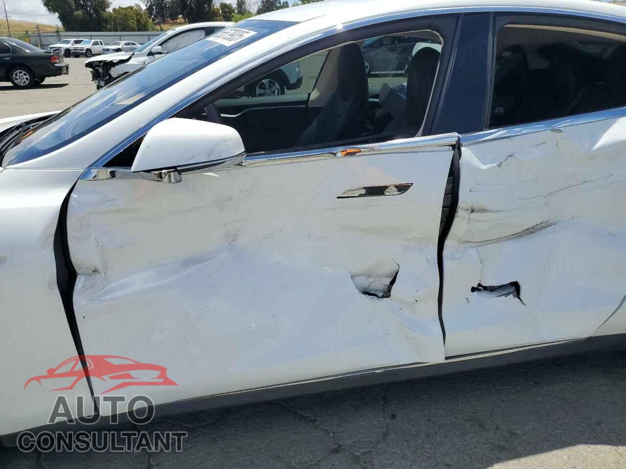 TESLA MODEL S 2015 - 5YJSA1S27FF085522