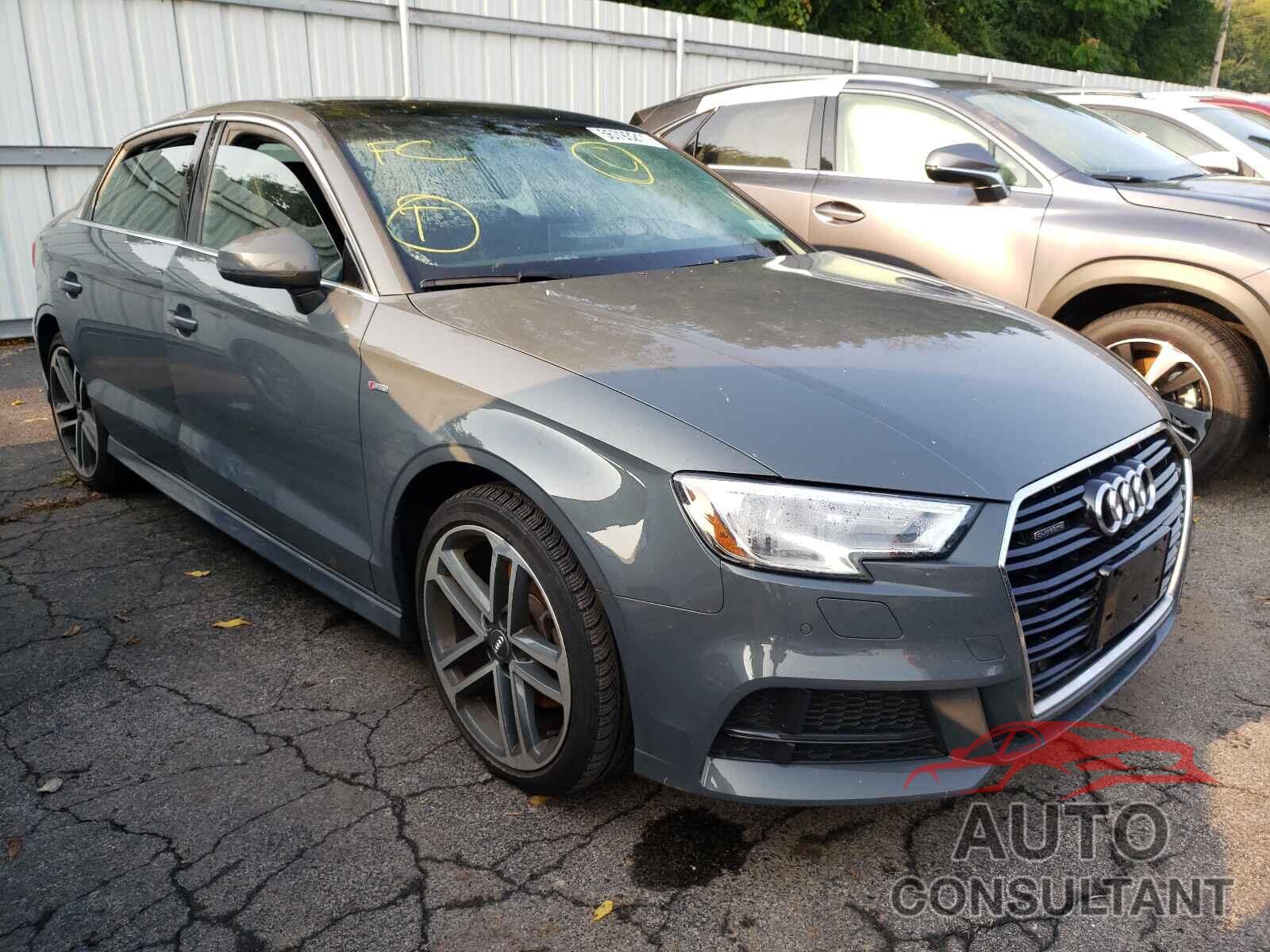 AUDI A3 2018 - WAUJ8GFF1J1006366