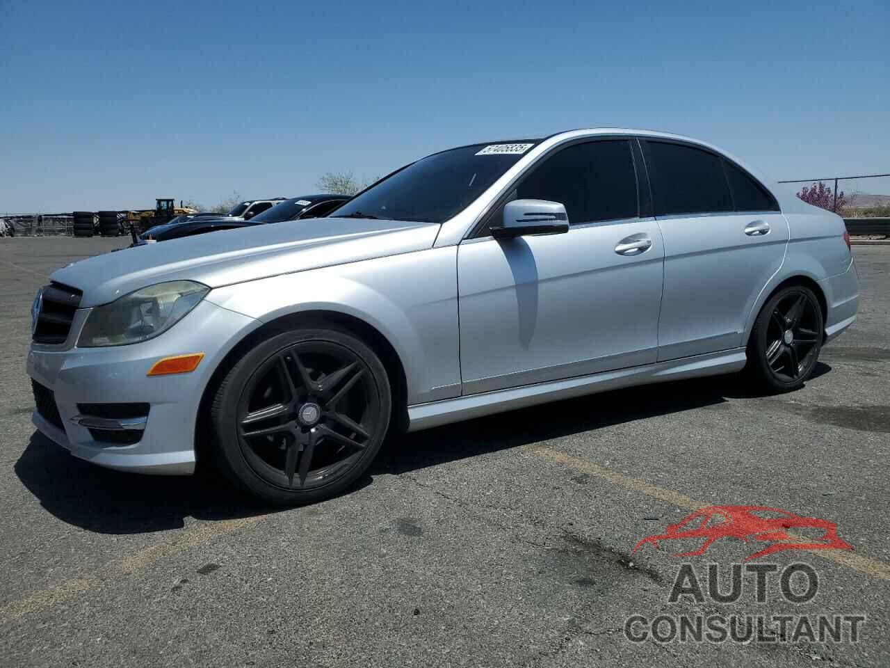 MERCEDES-BENZ C-CLASS 2013 - WDDGF4HB9DA817435