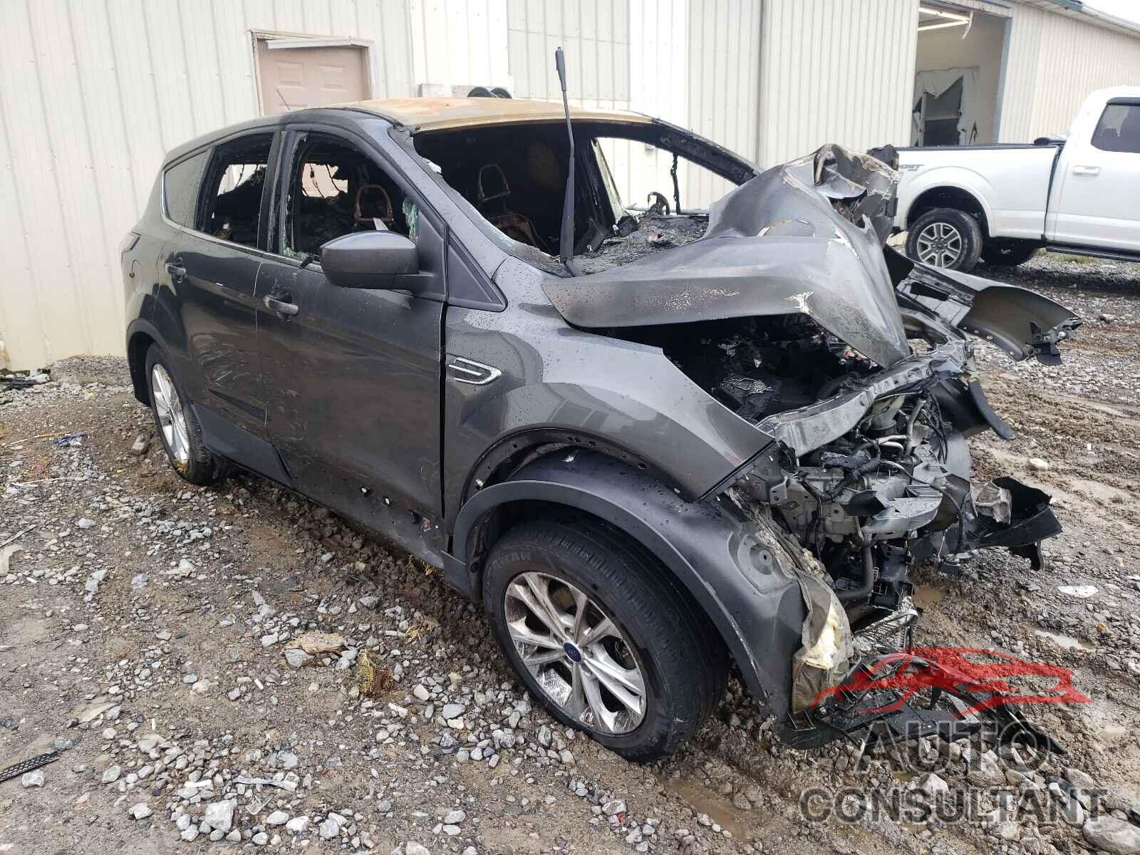 FORD ESCAPE 2017 - 1FMCU0GD2HUA84316