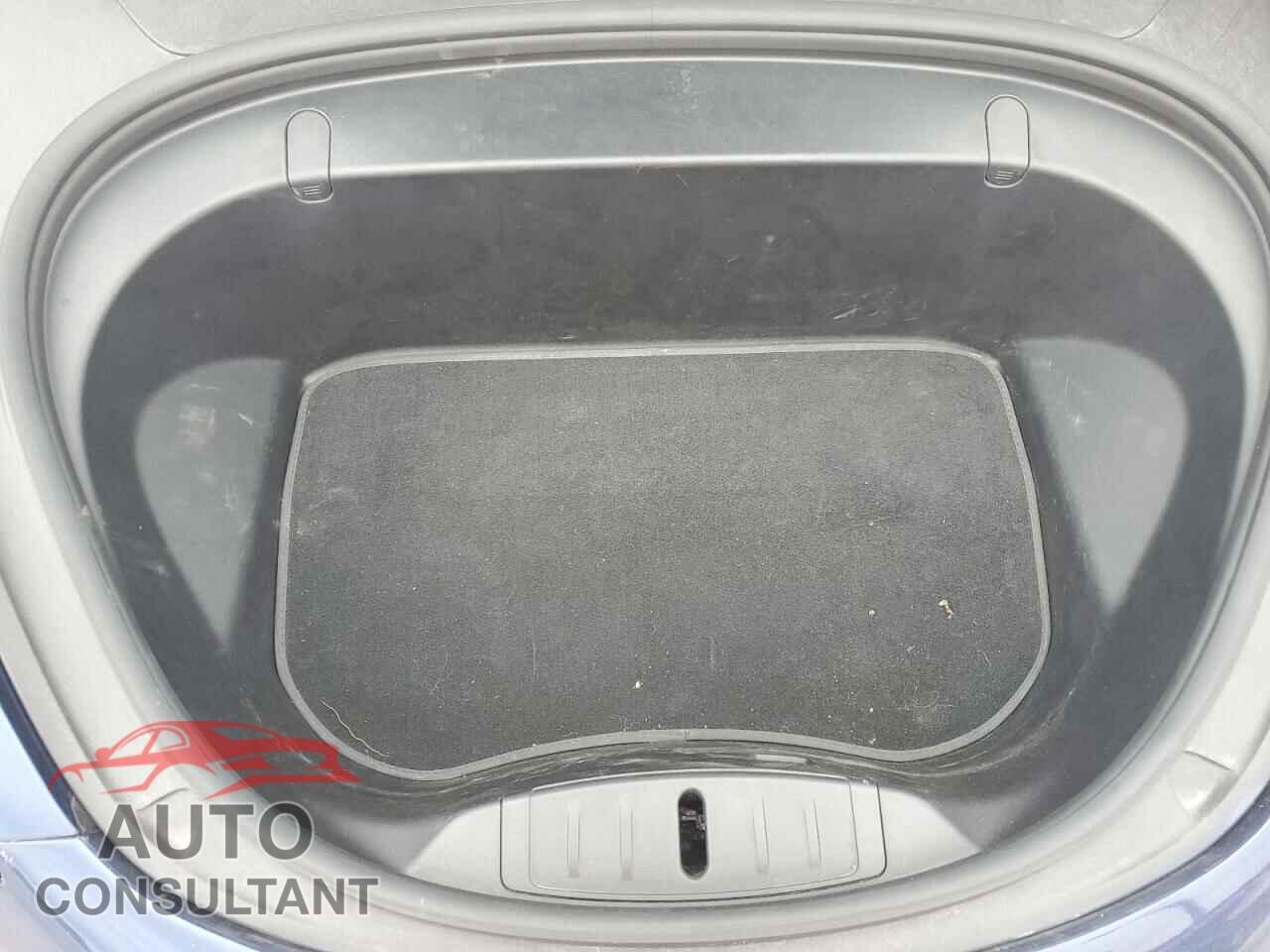 TESLA MODEL 3 2018 - 5YJ3E1EB8JF151010
