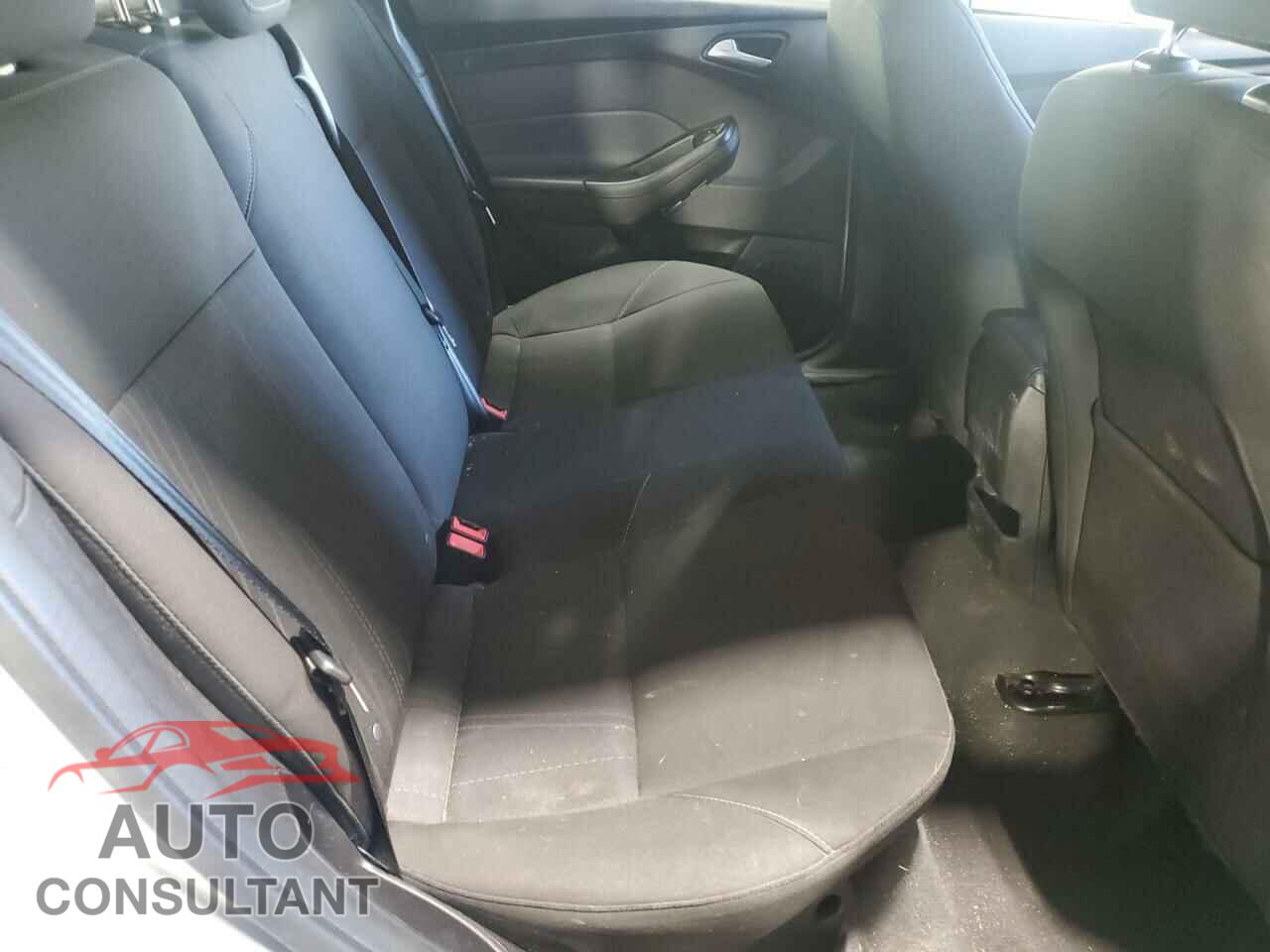 FORD FOCUS 2015 - 1FADP3FE6FL213565
