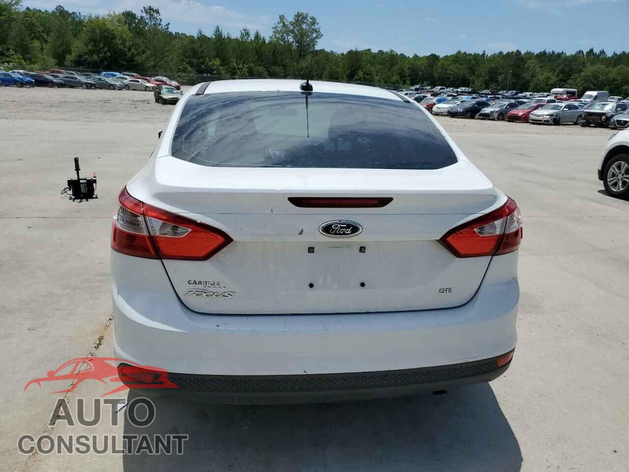 FORD FOCUS 2014 - 1FADP3F29EL445629