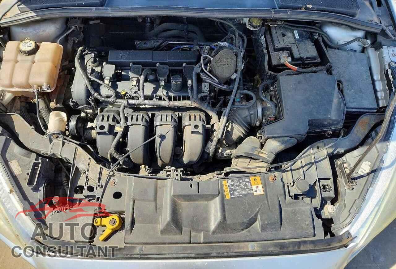 FORD FOCUS 2015 - 1FADP3F23FL340649