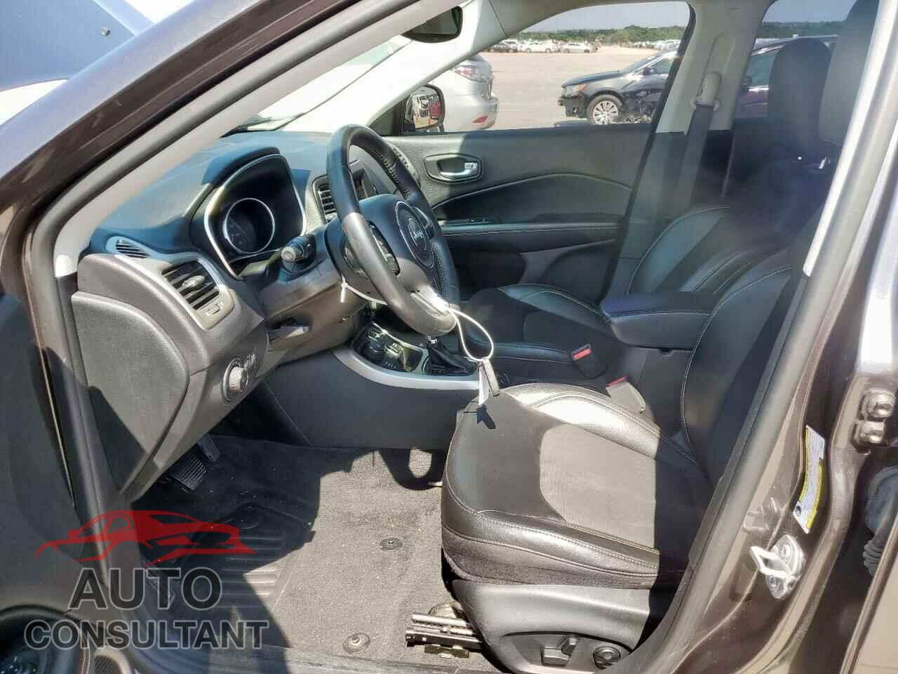 JEEP COMPASS 2018 - 3C4NJDBB2JT200424