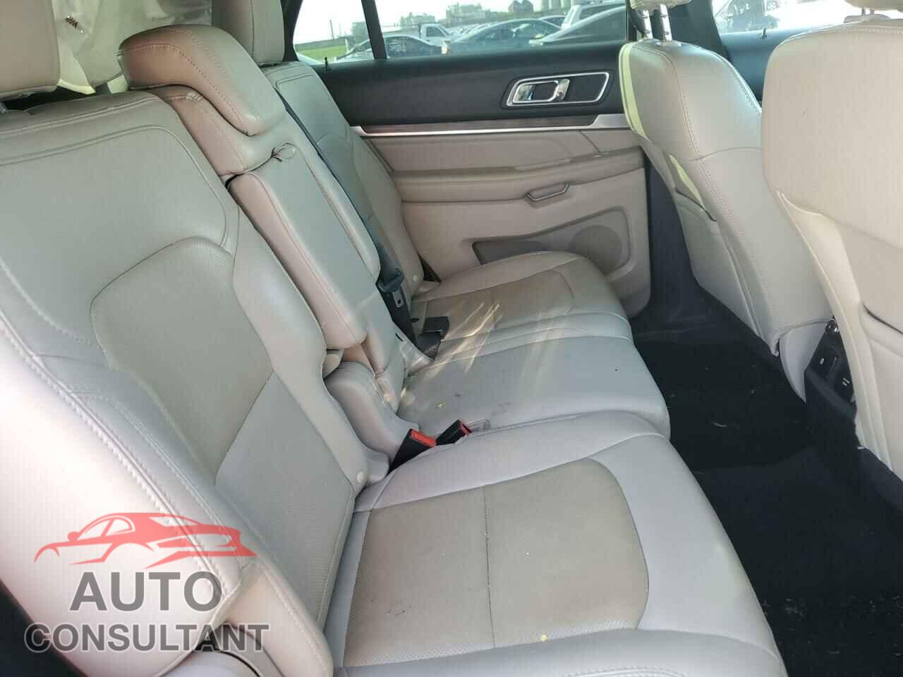 FORD EXPLORER 2018 - 1FM5K7F87JGB33008
