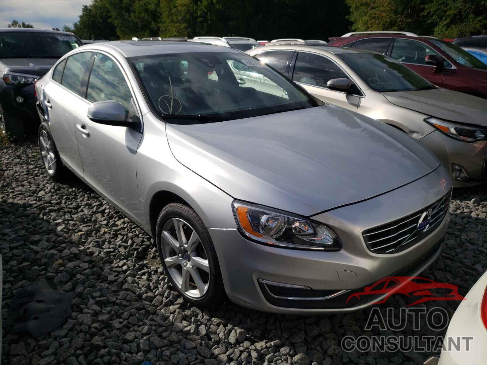 VOLVO S60 2016 - YV1612TKXG2412354