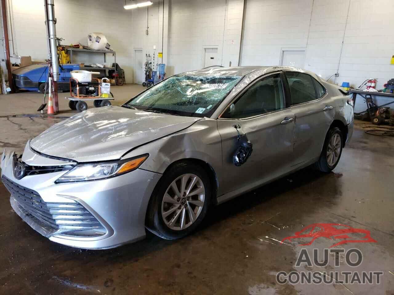 TOYOTA CAMRY 2022 - 4T1C11AK3NU687356