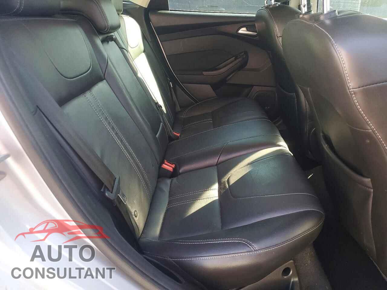 FORD FOCUS 2014 - 1FADP3N20EL360177