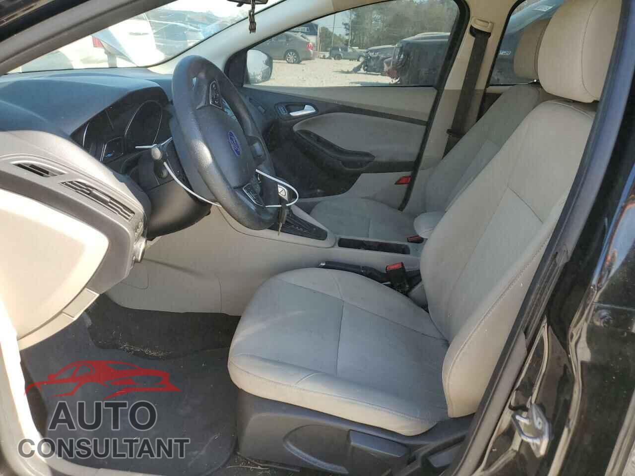 FORD FOCUS 2017 - 1FADP3F26HL331253