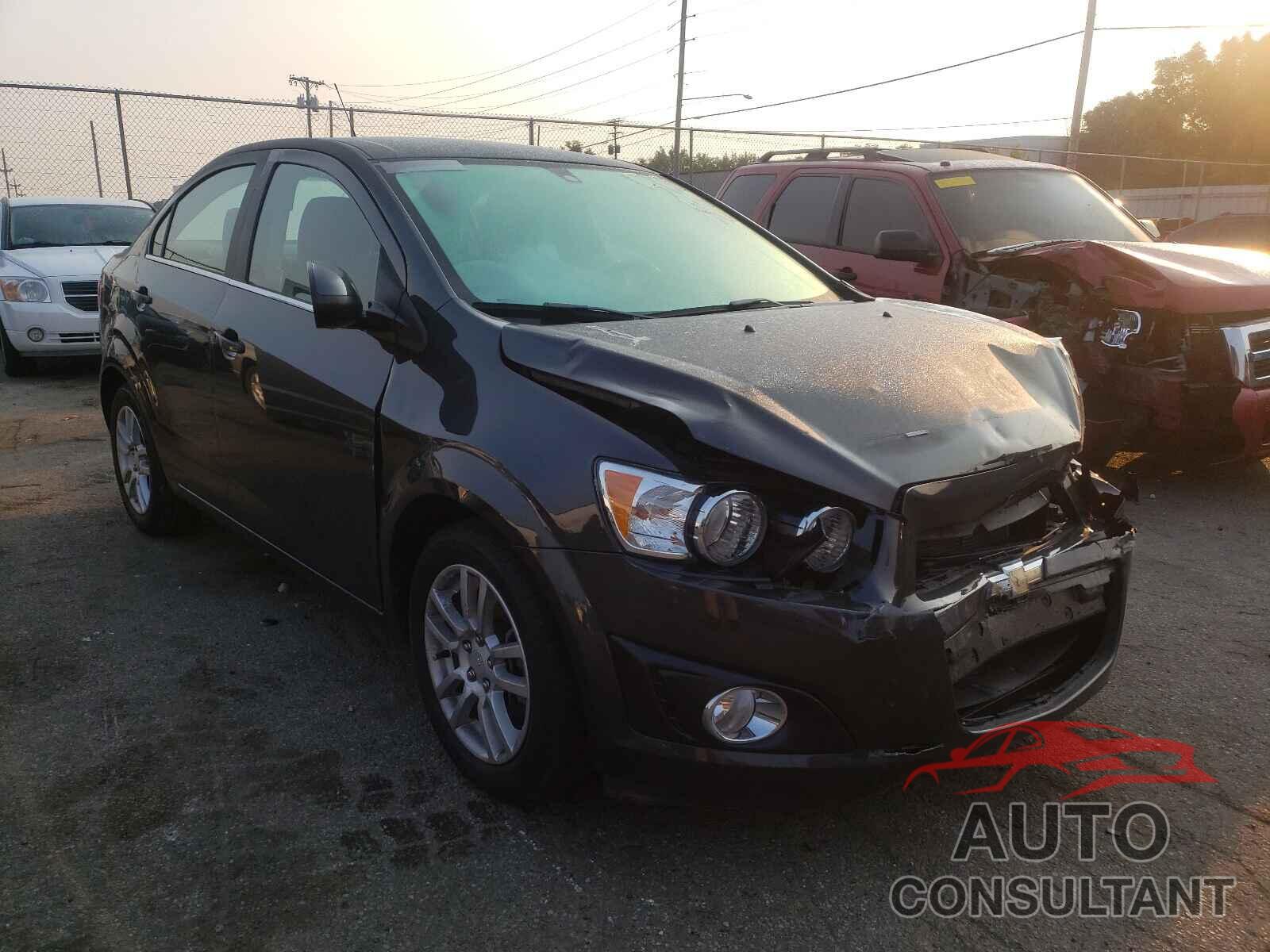 CHEVROLET SONIC 2016 - 1G1JC5SH2G4117375