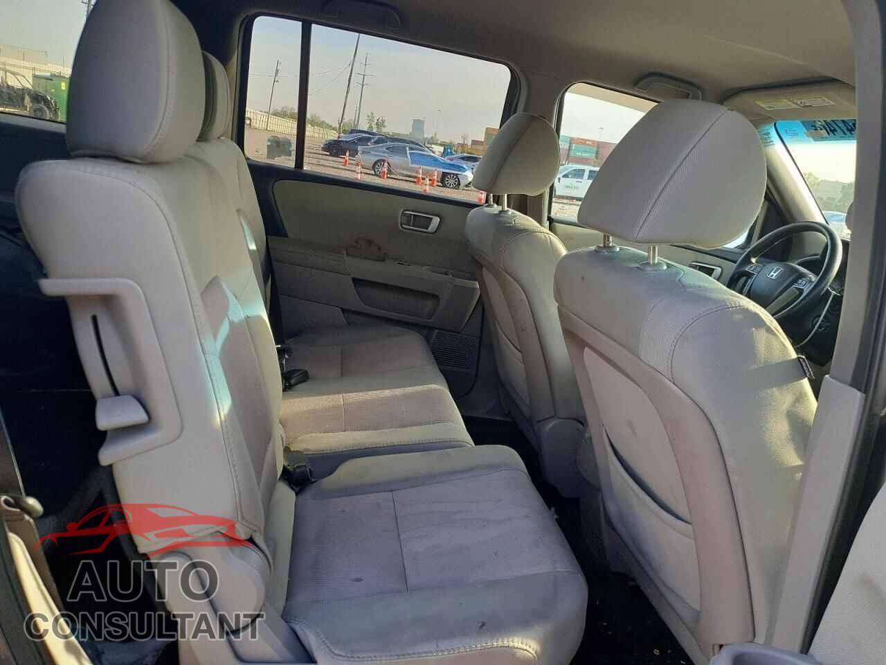 HONDA PILOT 2015 - 5FNYF4H47FB066572