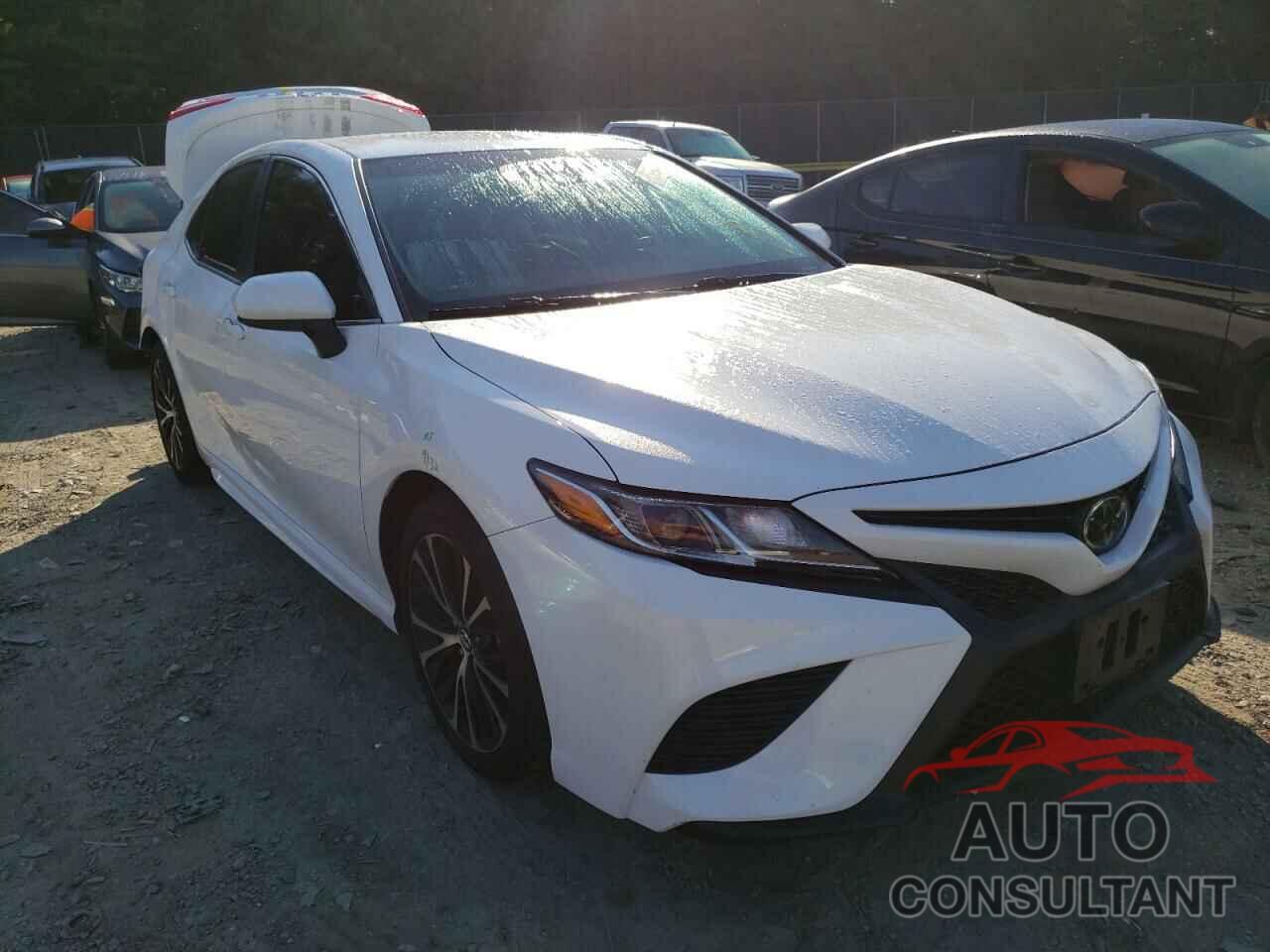 TOYOTA CAMRY 2018 - 4T1B11HK6JU097020