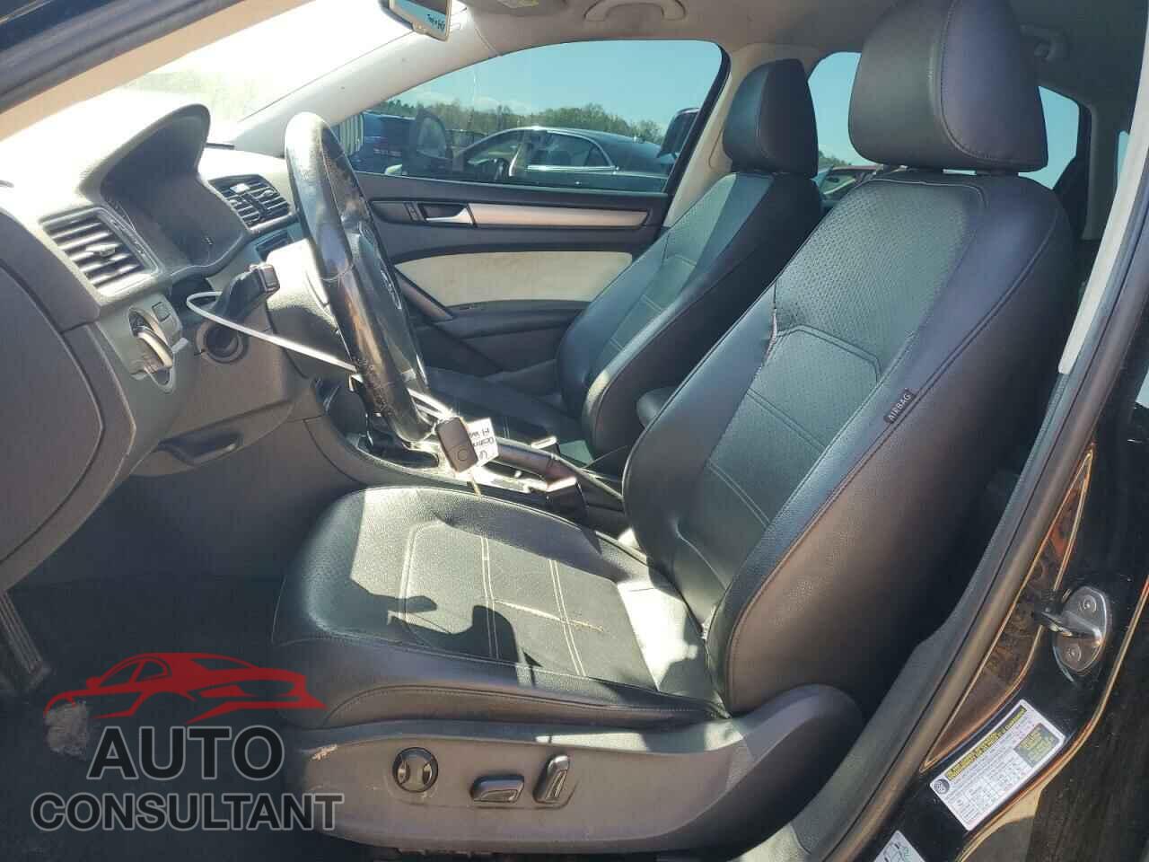 VOLKSWAGEN PASSAT 2014 - 1VWBP7A30EC002601