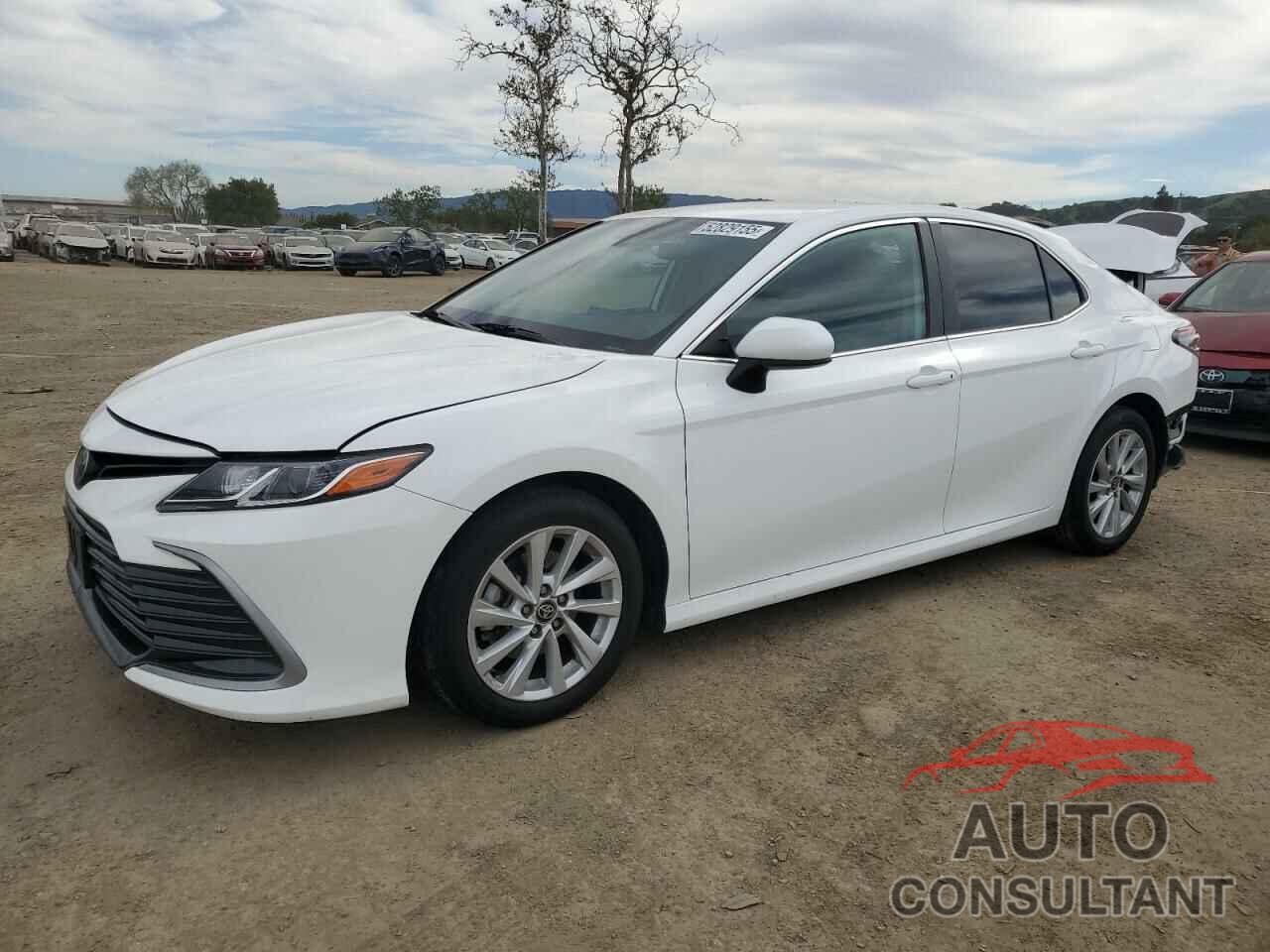 TOYOTA CAMRY 2022 - 4T1C11AK9NU056756