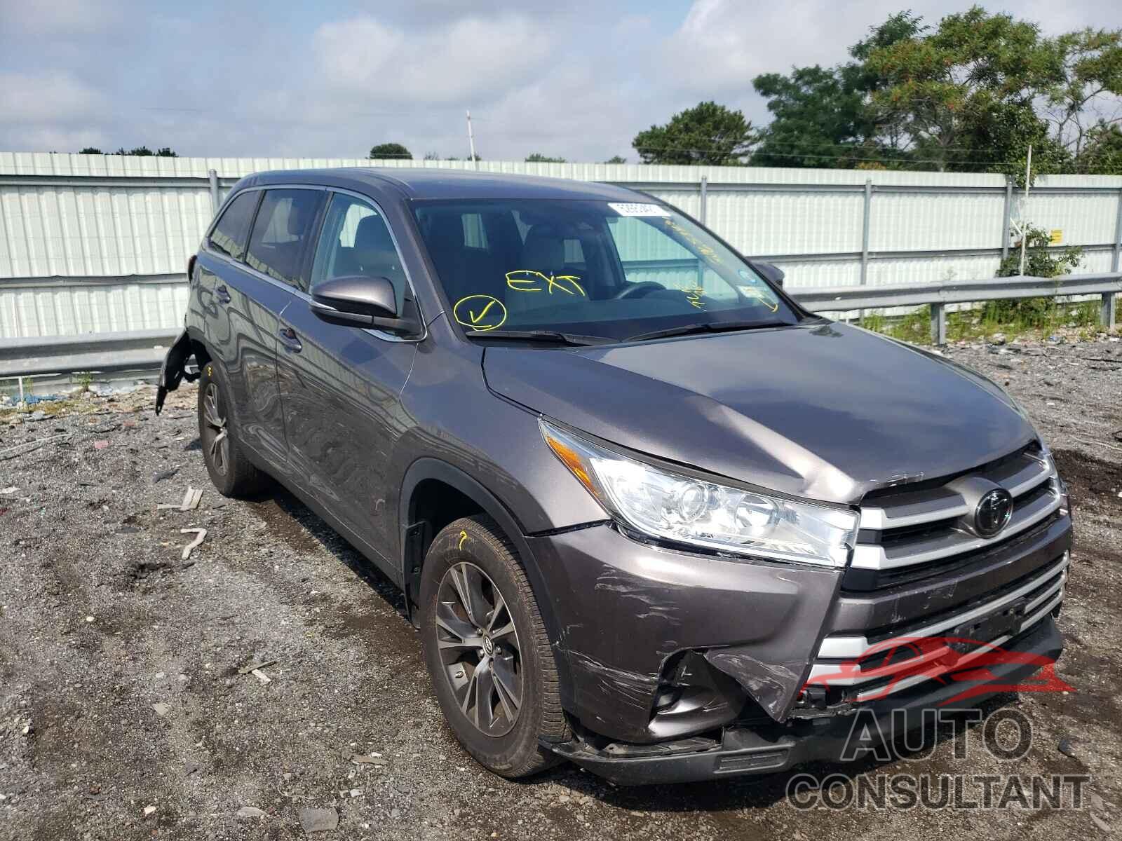 TOYOTA HIGHLANDER 2019 - 5TDBZRFH0KS972648