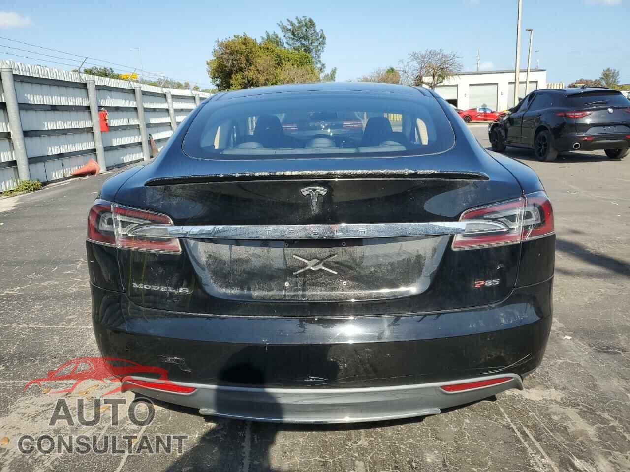 TESLA MODEL S 2013 - 5YJSA1CP2DFP06592