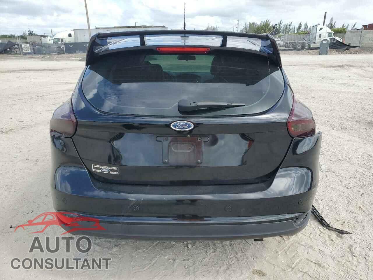 FORD FOCUS 2016 - 1FADP3K2XGL326058