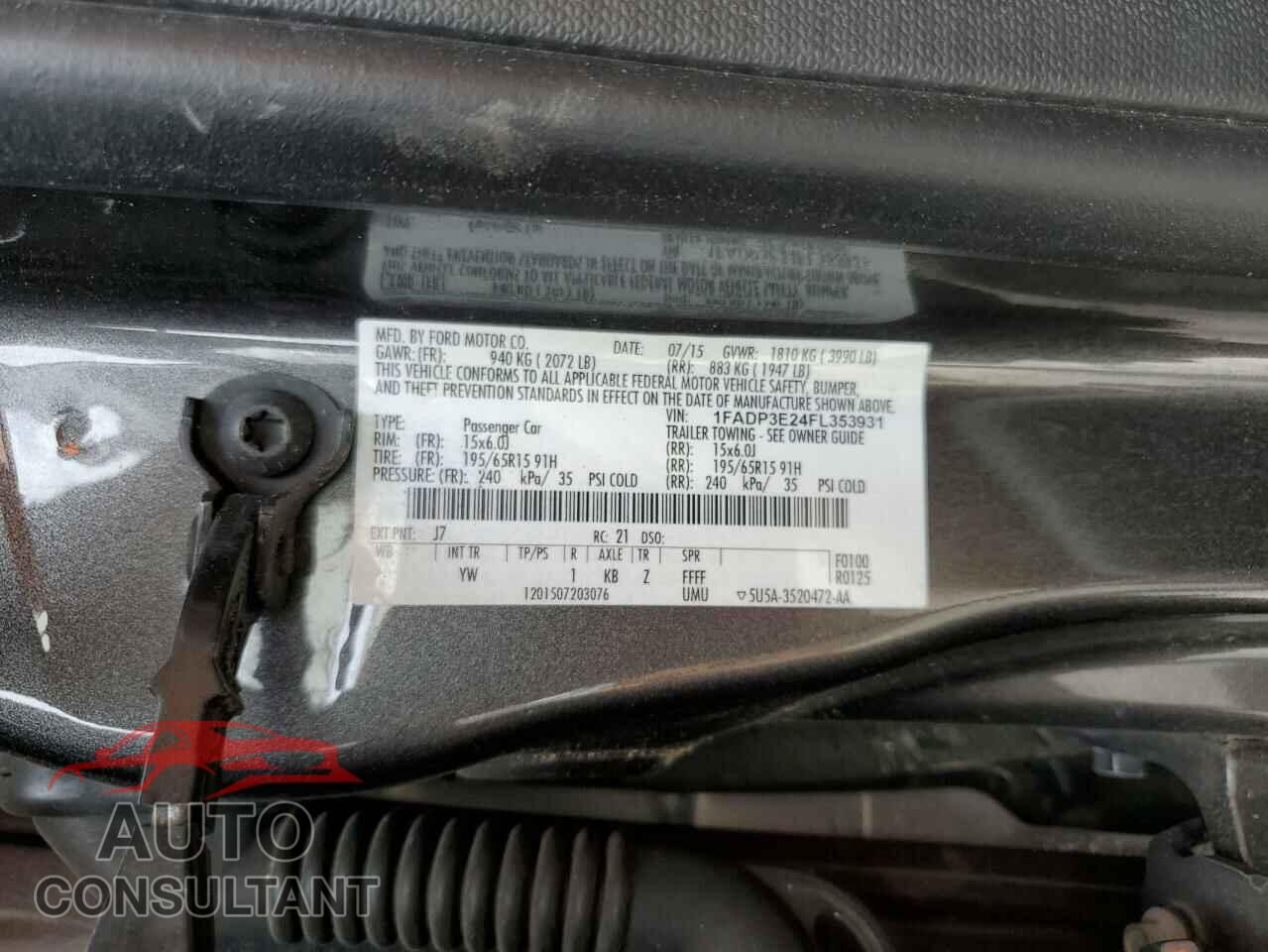 FORD FOCUS 2015 - 1FADP3E24FL353931
