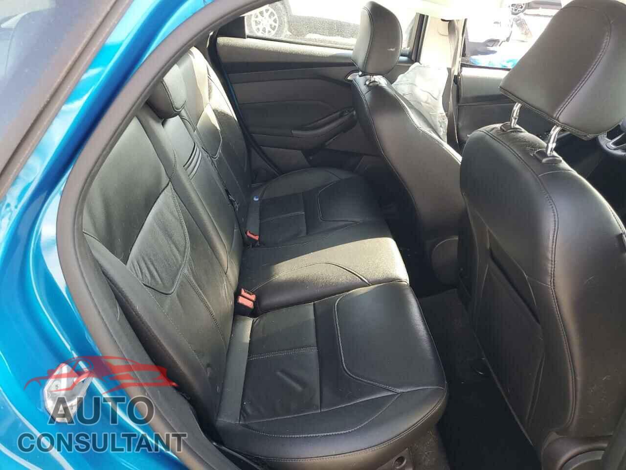 FORD FOCUS 2015 - 1FADP3K2XFL379518