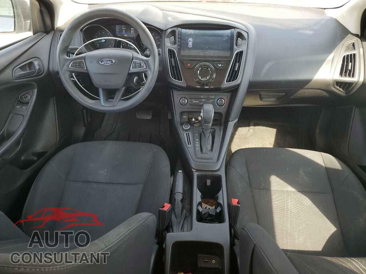 FORD FOCUS 2017 - 1FADP3E26HL295582