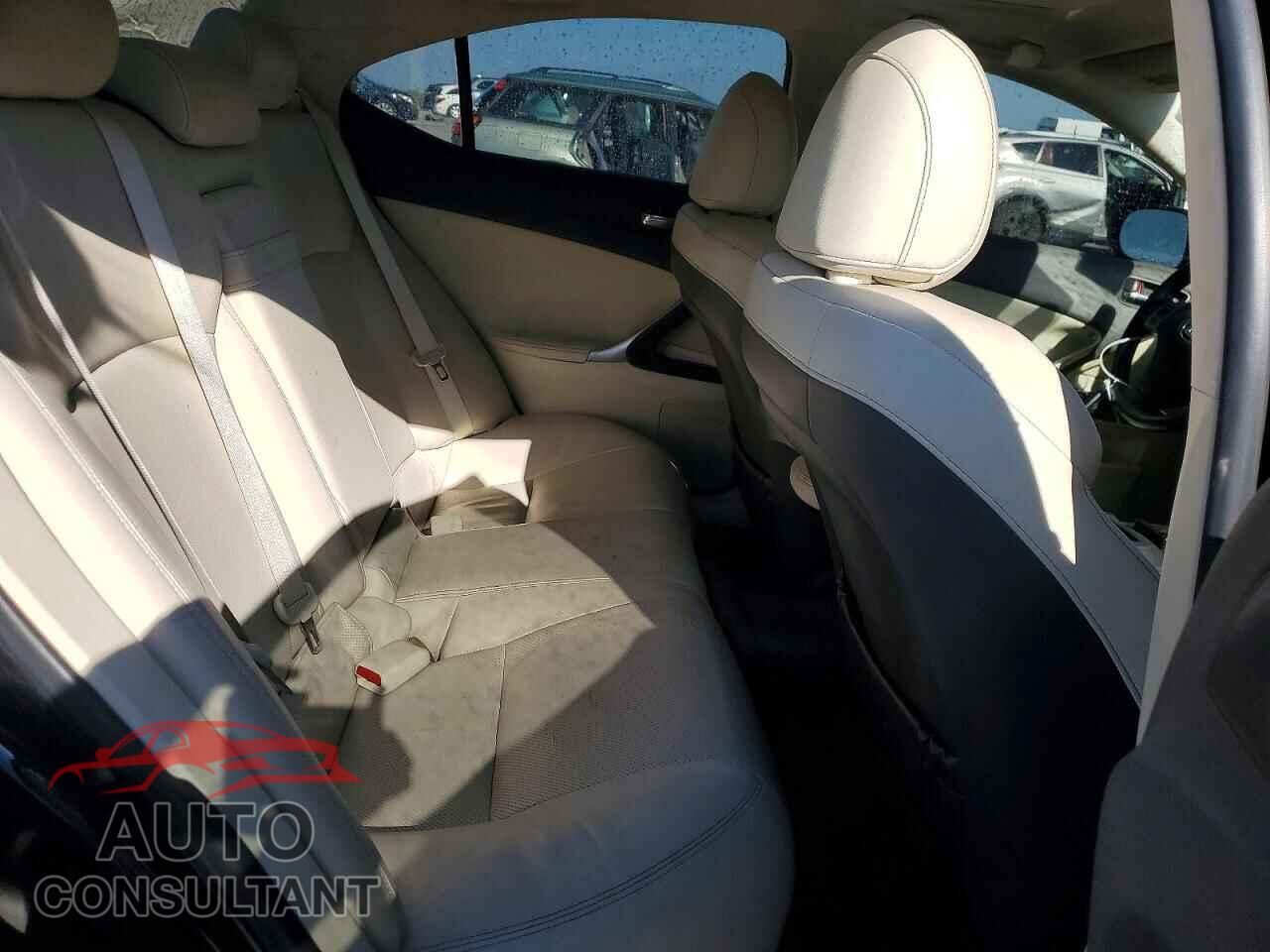 LEXUS IS 2012 - JTHCF5C2XC5055387