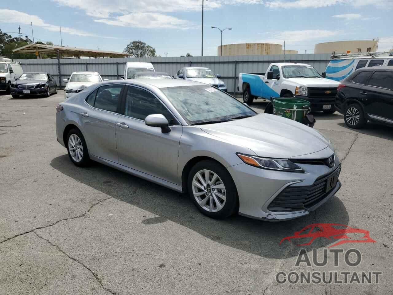 TOYOTA CAMRY 2022 - 4T1C11AK1NU654355