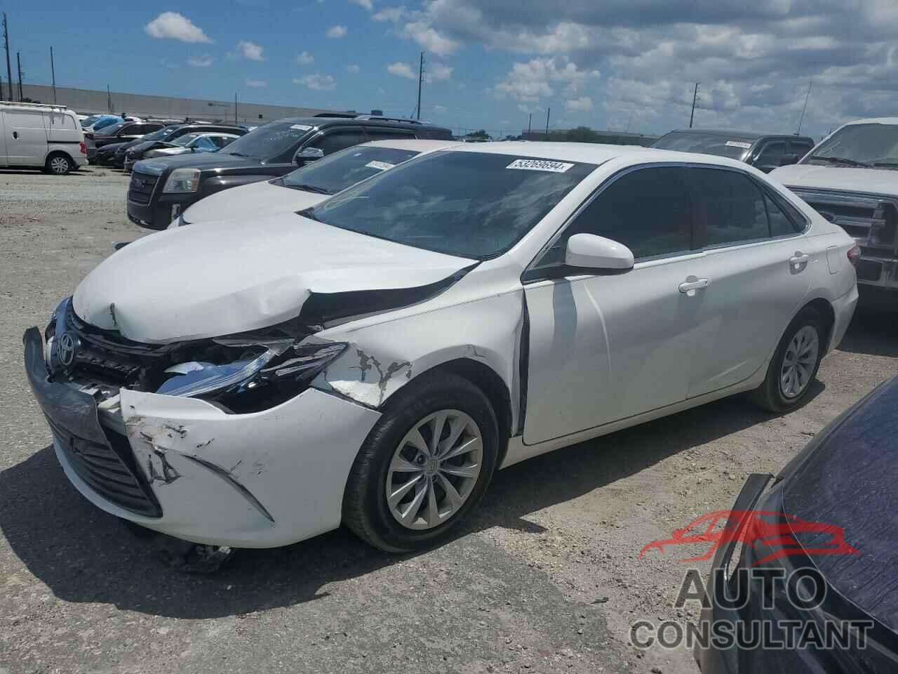 TOYOTA CAMRY 2016 - 4T4BF1FK3GR549945